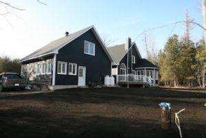 Photo de l'arrière de la maison au 3709 Loch Garry, Apple HIll, ON.CA